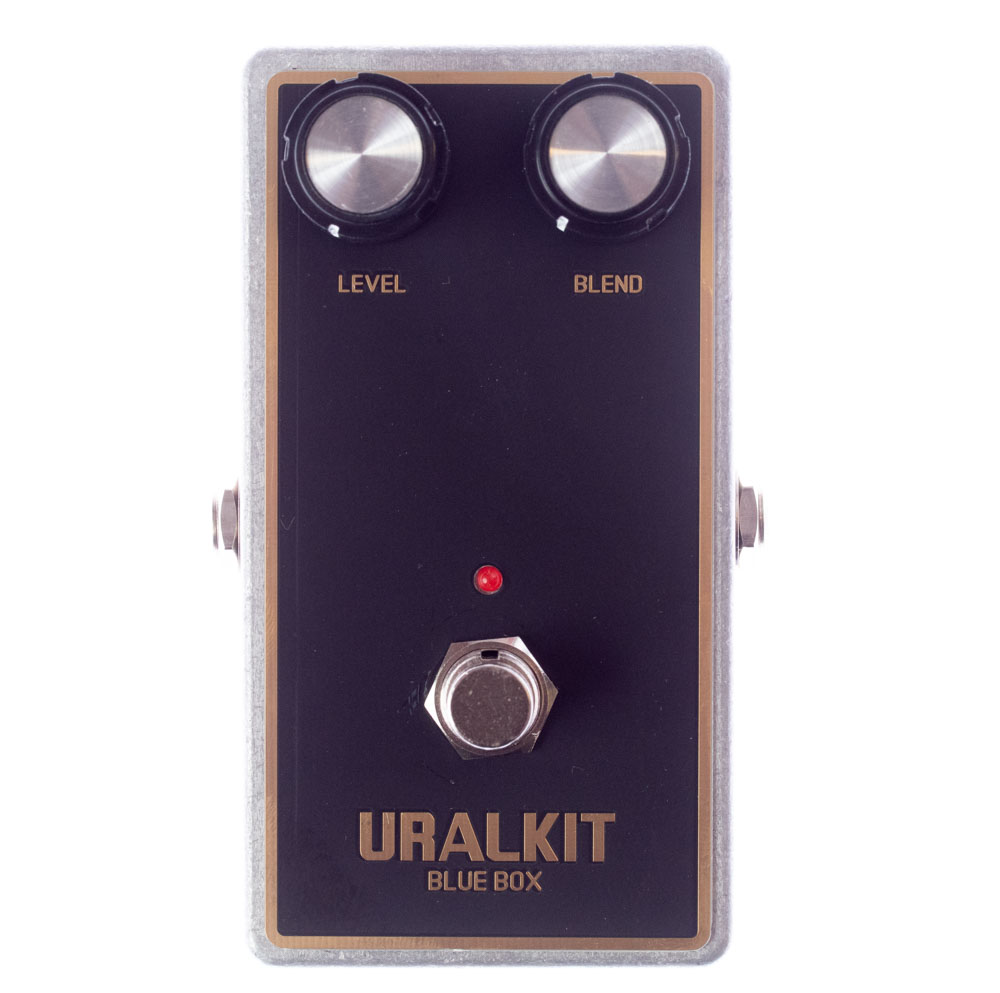 UralTone Blue Box -pedaalin kuvallinen kasausohje